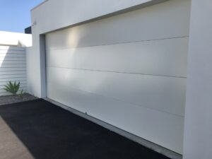 Varsity Lakes garage door installation
